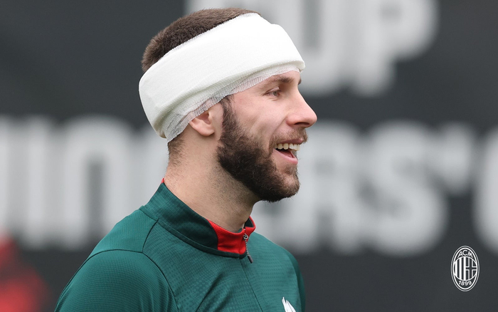 开云中国官方网站-帕夫洛维奇伤愈后首次参加米兰集体训练|AC米兰|拉扎尔-帕夫洛维奇|ac米兰|受伤_新浪体育_新浪新闻