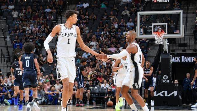 全新组合摸索别样搭档方式，保罗多角度助推文班